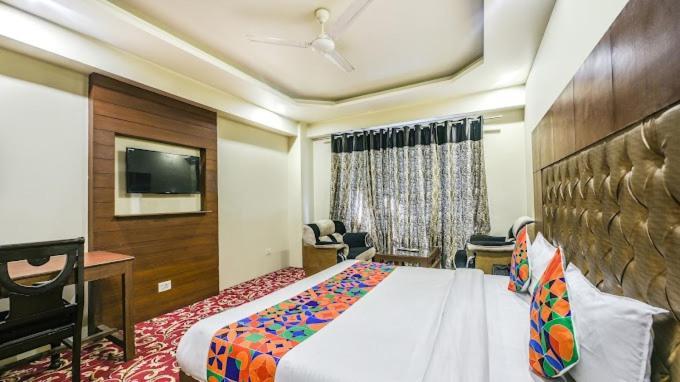 Hotel Neelam Manali Near Volvo Bus Stand Manali Exteriör bild