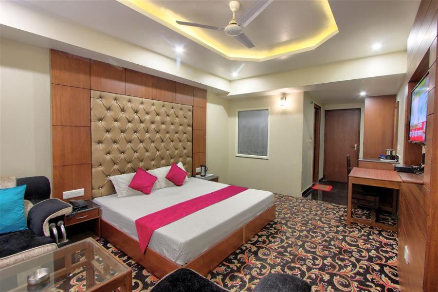 Hotel Neelam Manali Near Volvo Bus Stand Manali Exteriör bild