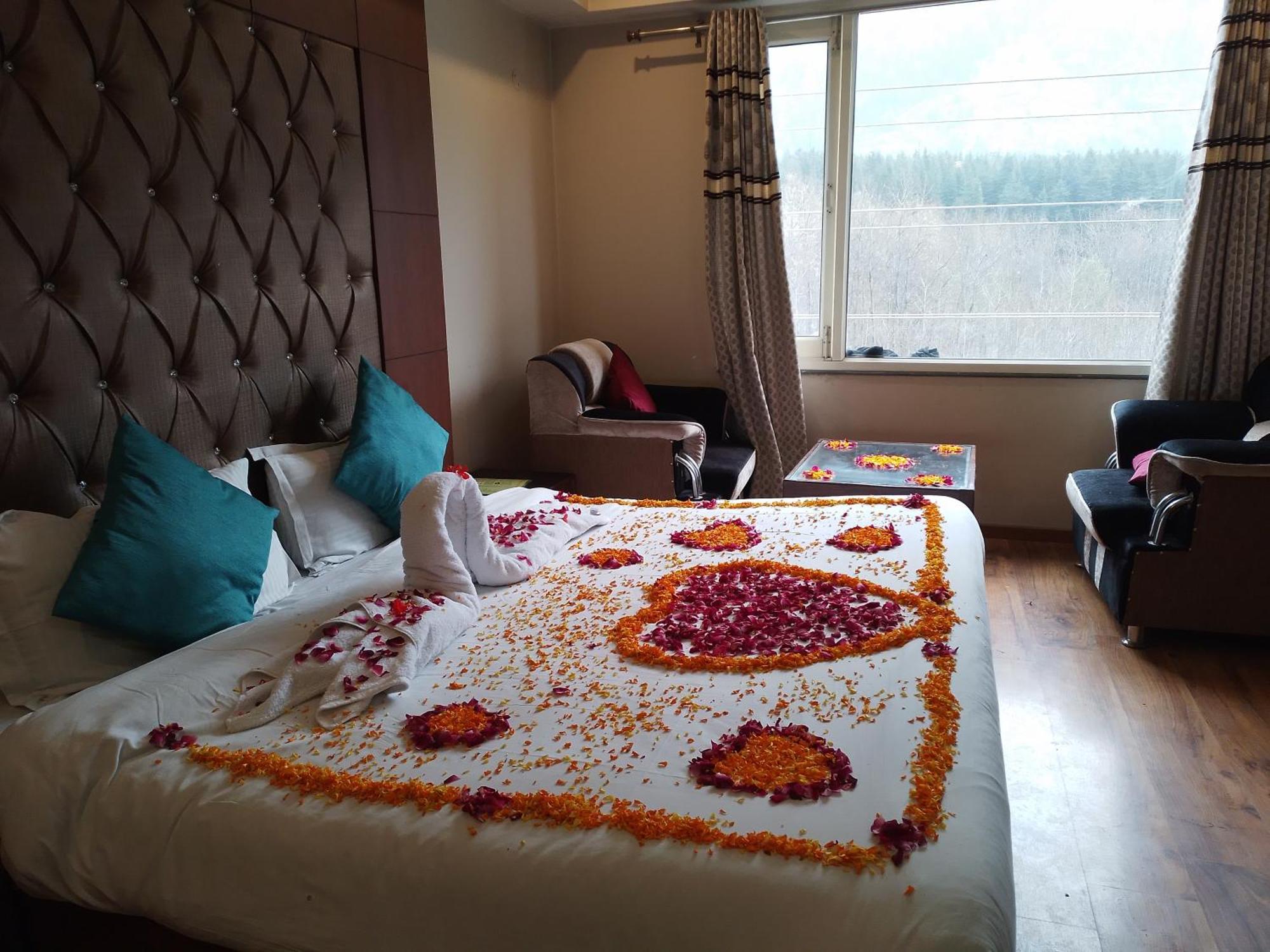 Hotel Neelam Manali Near Volvo Bus Stand Manali Exteriör bild