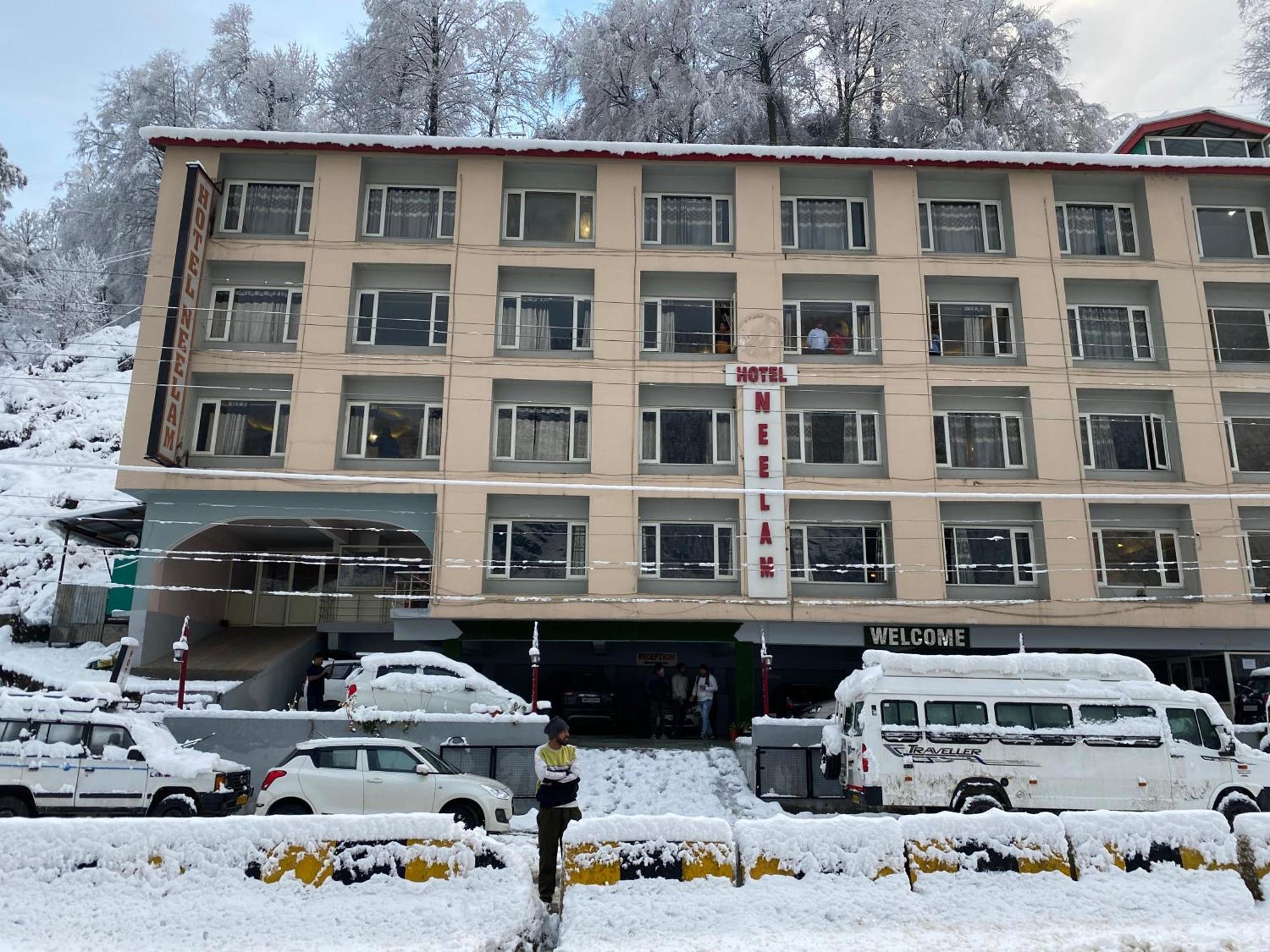 Hotel Neelam Manali Near Volvo Bus Stand Manali Exteriör bild
